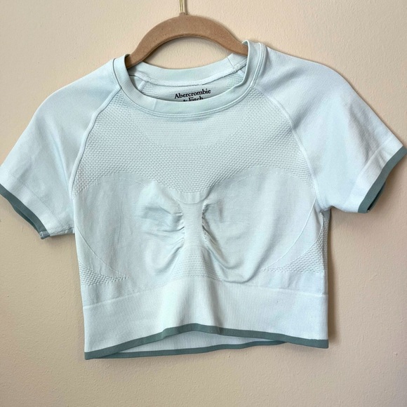 Abercrombie & Fitch Workout- Activewear Crop Top Size Medium - Picture 1 of 7